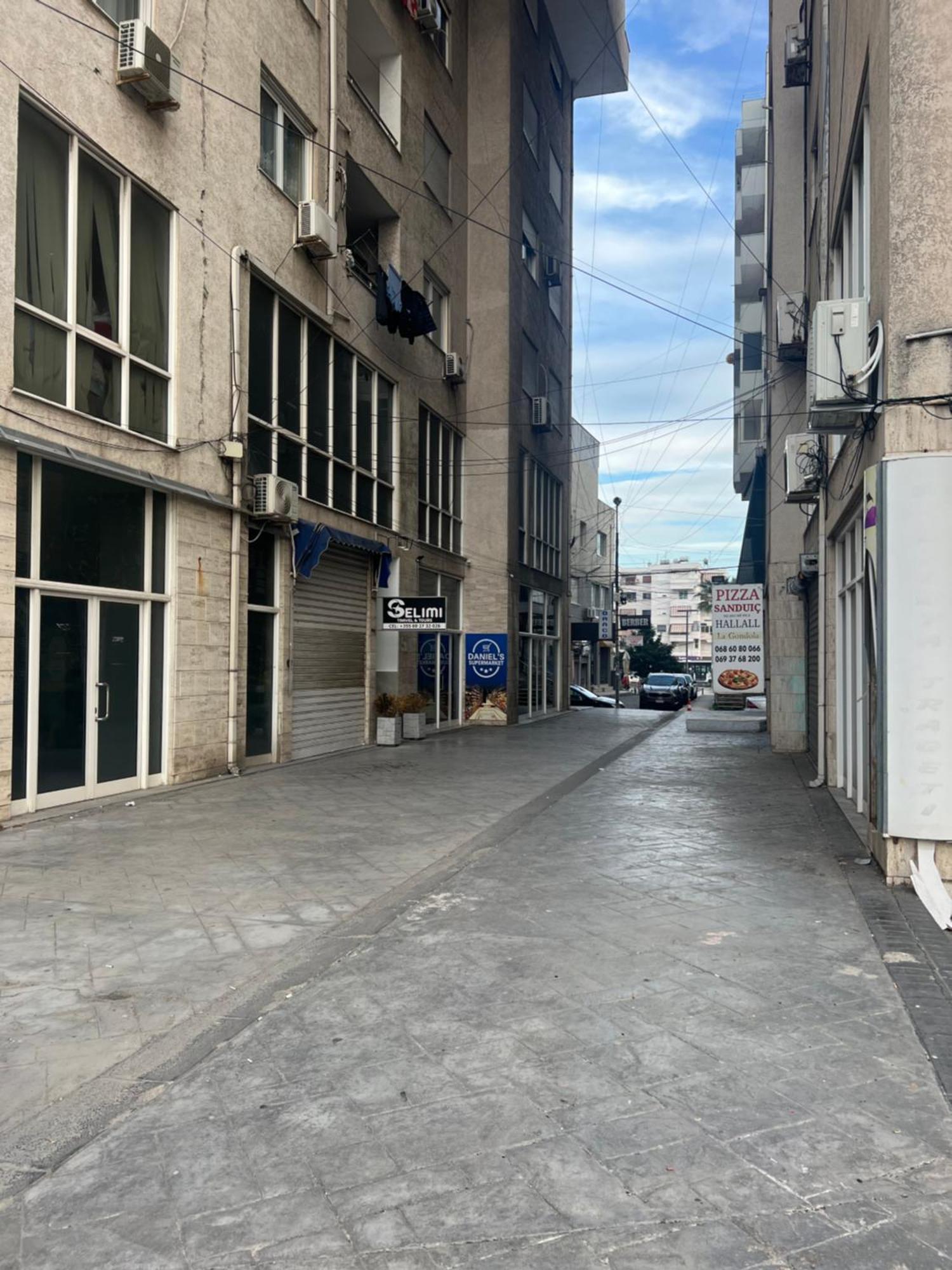 Port View Apartment 1 ドゥラス エクステリア 写真