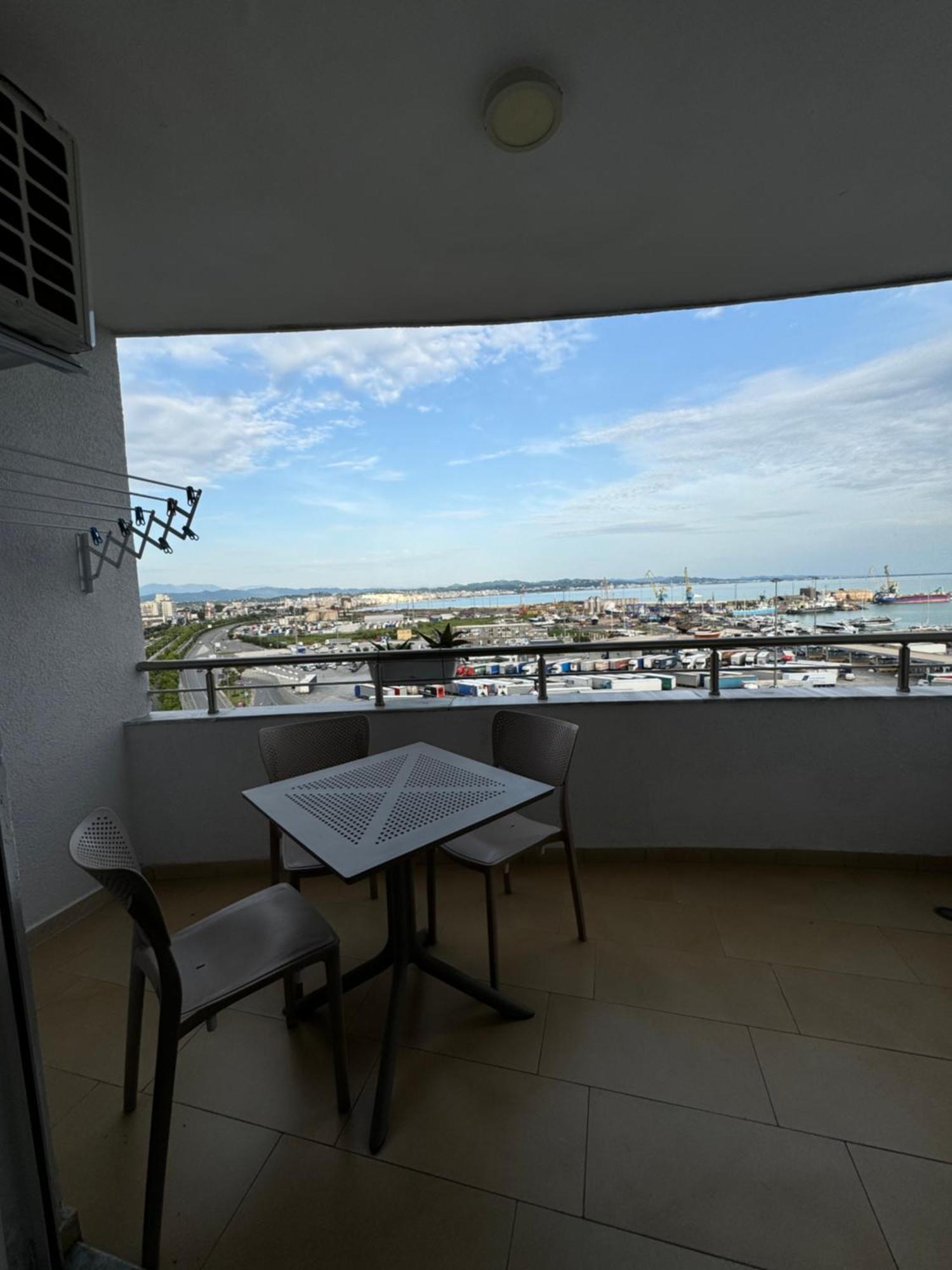 Port View Apartment 1 ドゥラス エクステリア 写真